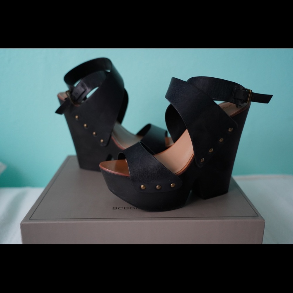 EUC BCBGMaxAzria Runway Cassius Platform Wedge